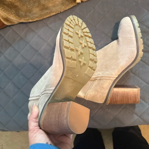 Buckle Women's Cream Heeled Boots - Picture 1 of 4